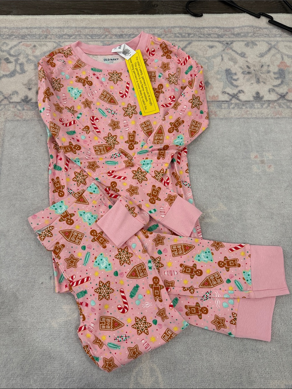 Old Navy Pink Holiday Gingerbread & Candy Pajama Set